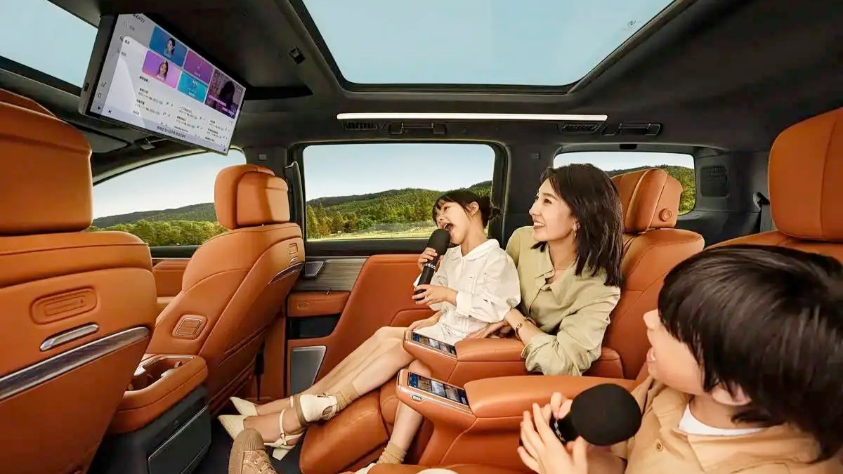 Buick’s electric flagship MPV arrives in China as PHEV, battery version to follow