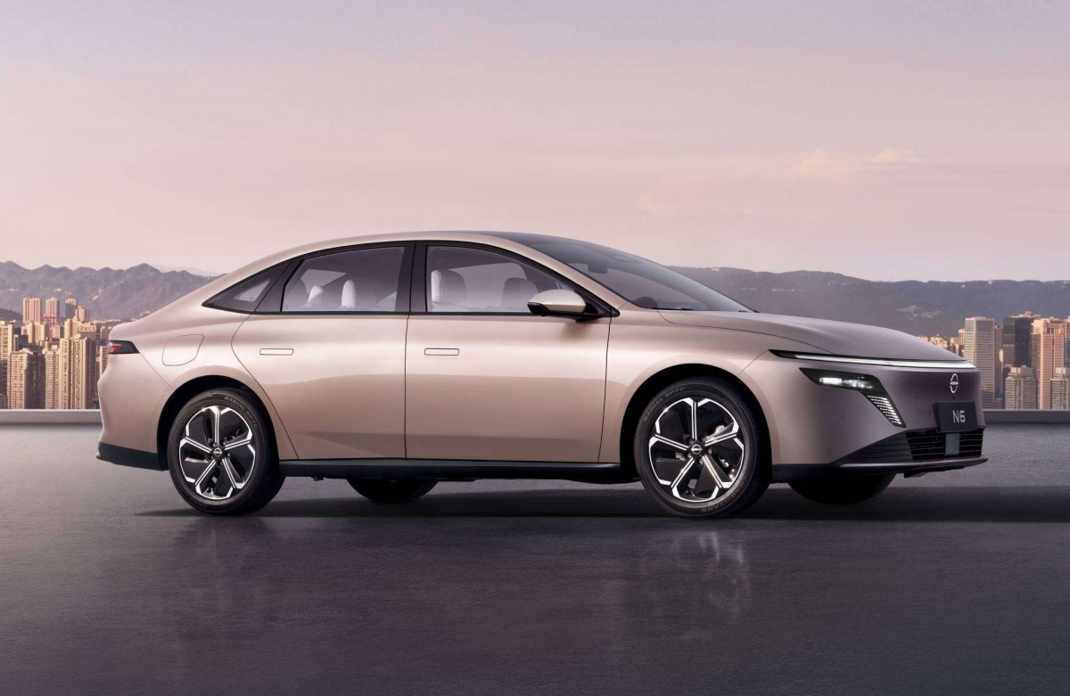 Nissan N6 PHEV rear and side view