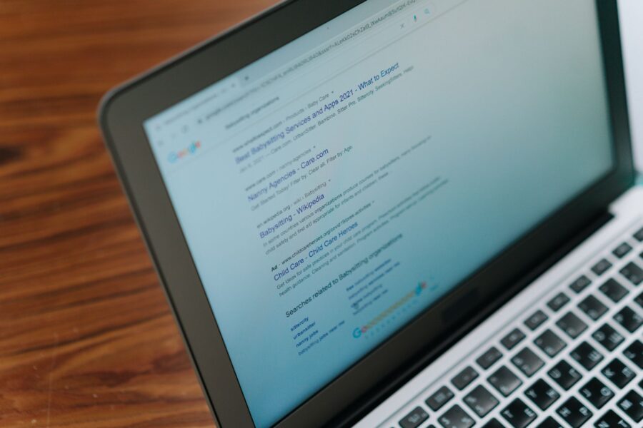 Laptop screen web