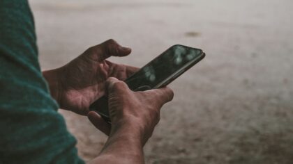 A simple guide to AI phone apps that actually help in everyday life