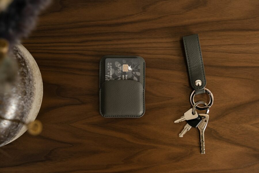 Keychain bluetooth tracker