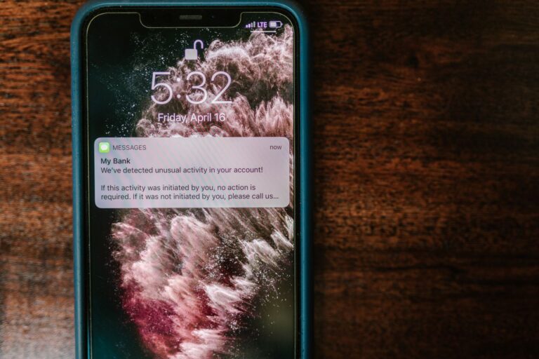 Smartphone sms phishing