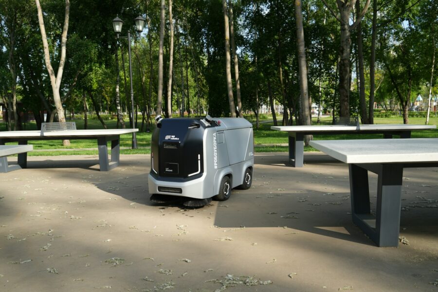 How autonomous delivery robots are quietly rethinking the last mile - Autonomous systems Digital transformation Last mile delivery