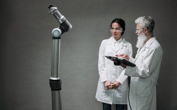 How cooperative robots could become everyday helpers at work and at home