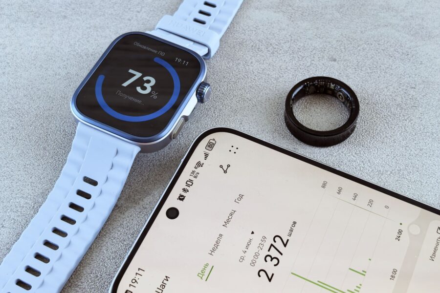 Smartwatch smartphone health