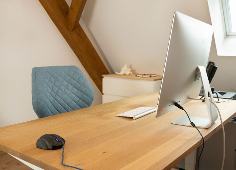Vertical ergonomic mouse