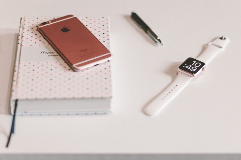Fitness band desk