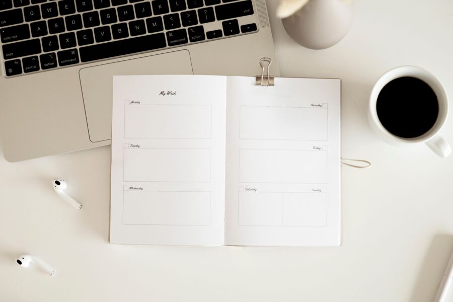 Desk calendar laptop
