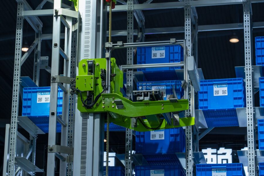 Automated warehouse robots