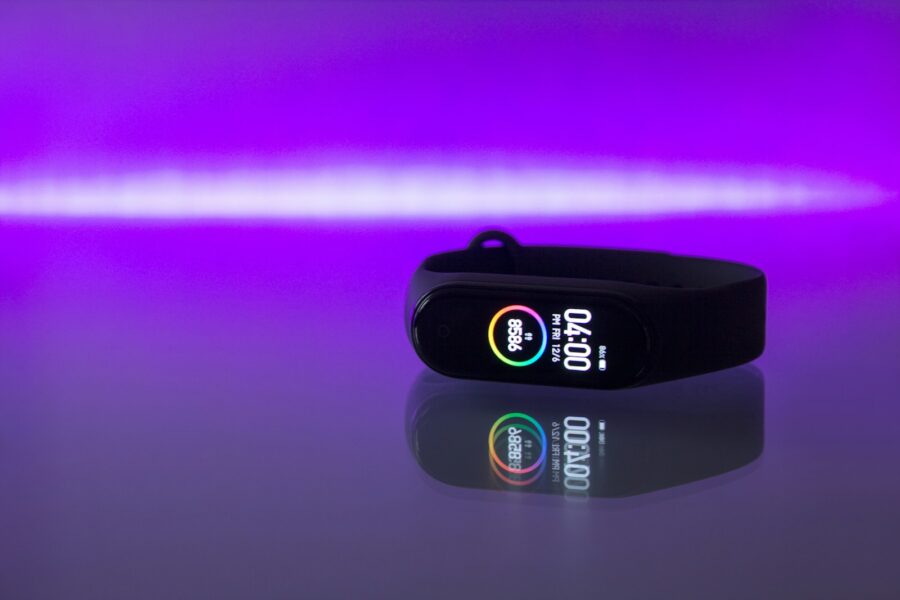 Smartwatch fitness tracker
