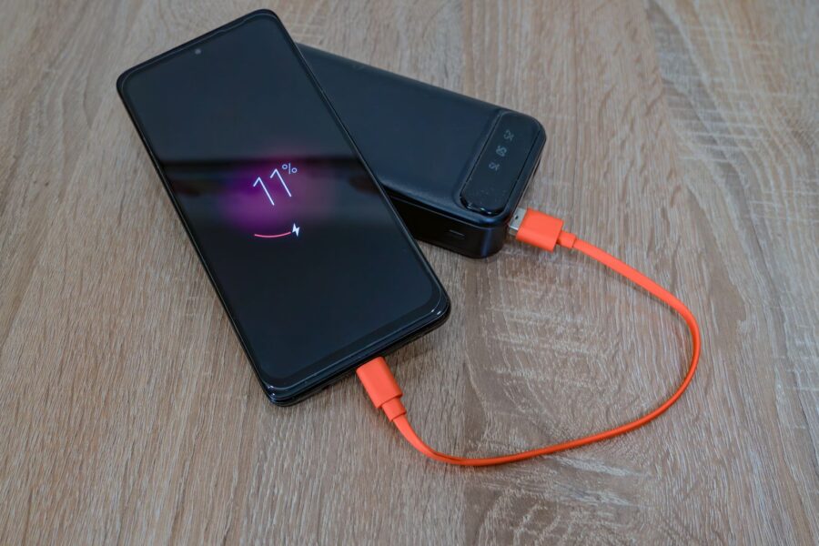 Power bank smartphone