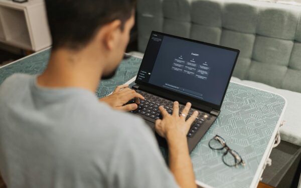 Practical ways to use AI at work without losing your judgment or privacy