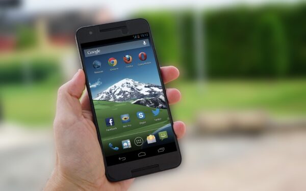 Simple guide to fake apps: how to spot risky downloads before they hit your phone