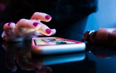 Simple guide to romance scams: warning signs, red flags and what to do