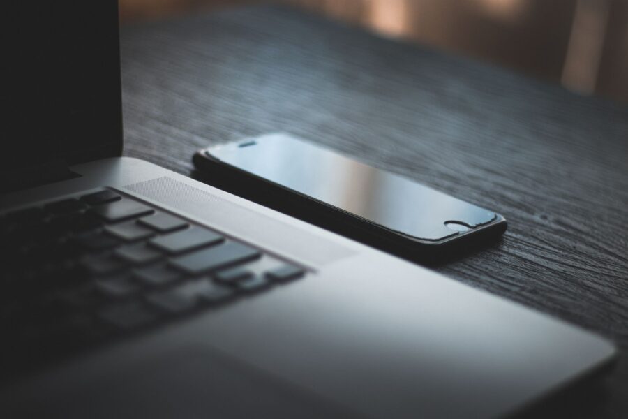 Laptop smartphone cloud