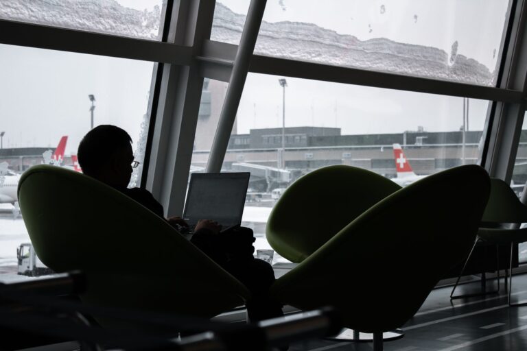 Airport lounge public