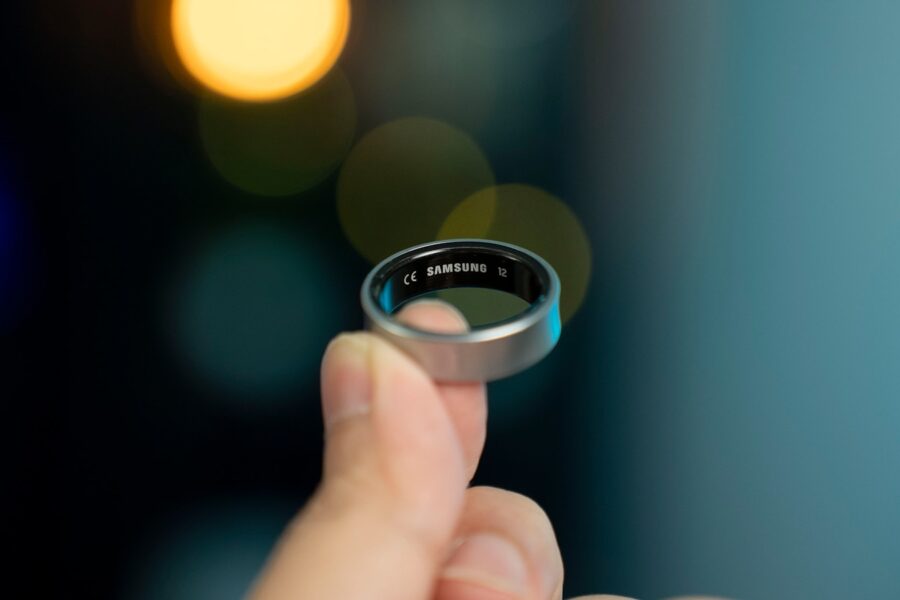 Smart ring hand