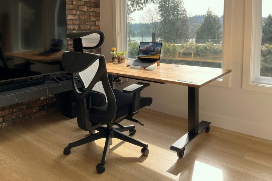 Desk worker laptop