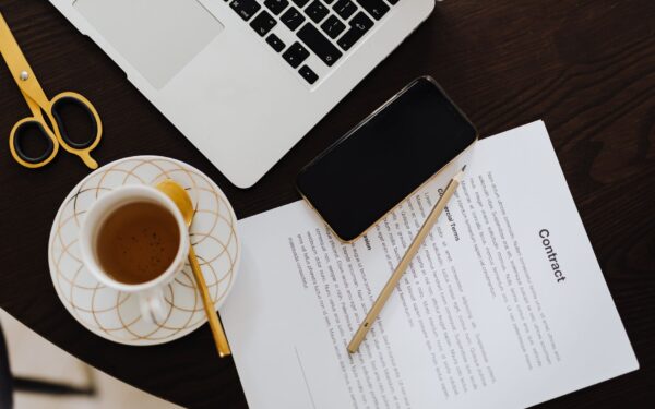 A calm guide to electronic signatures: sign faster without risking your privacy