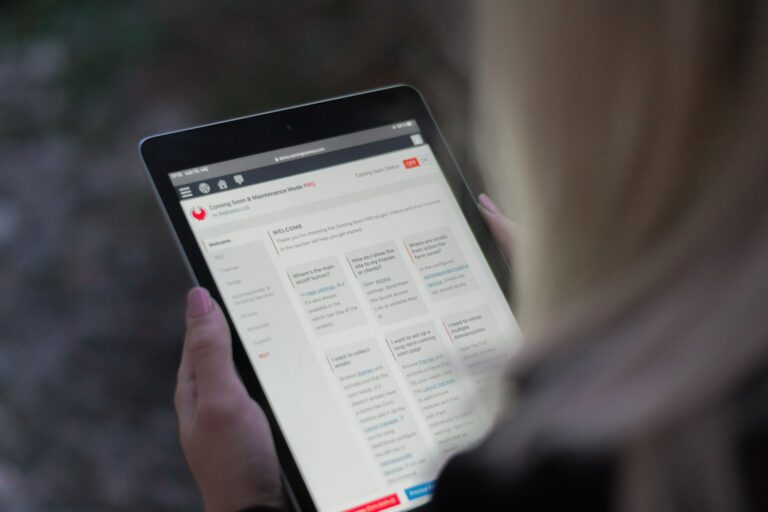 Person annotating pdf