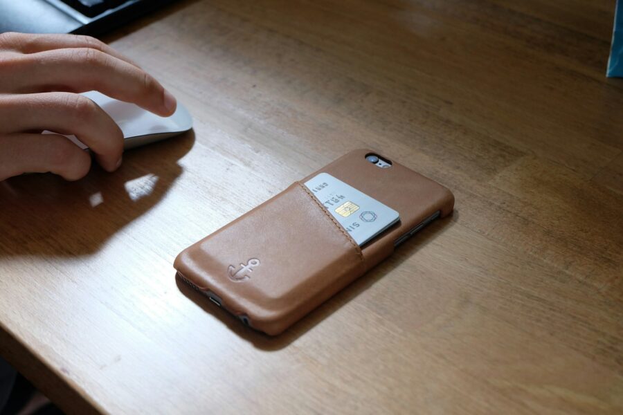 Smartphone case desk