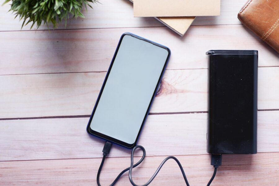 Power bank smartphone