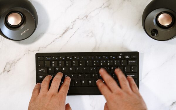 A simple guide to split keyboards: comfort, layout options and whether they are worth it