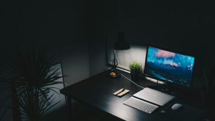 A simple guide to USB-C monitor setups that actually make your desk better