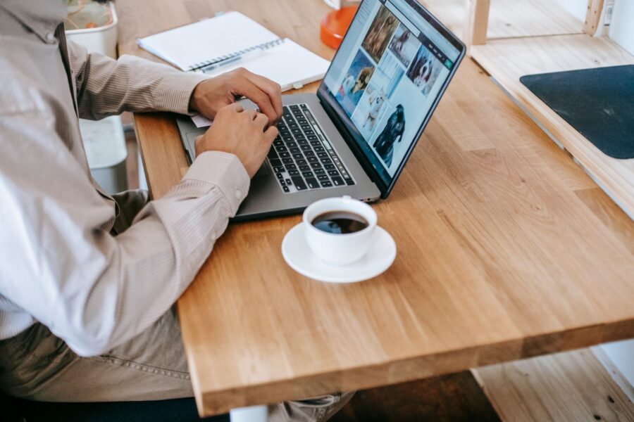 Freelancer laptop home