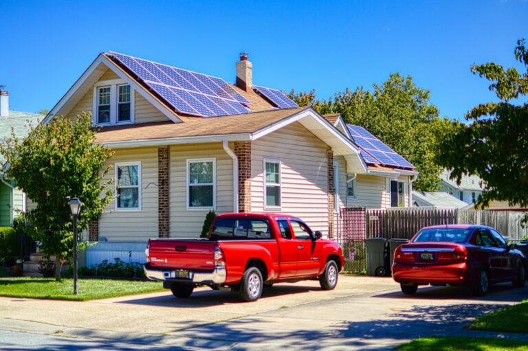 Neighborhood microgrid battery