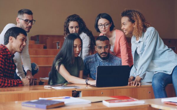 How teachers can use AI as a smart assistant without losing control of the classroom