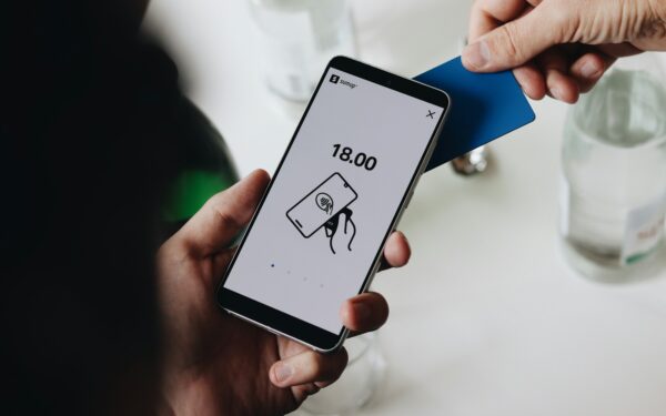 How to stay secure when using mobile banking and payment apps