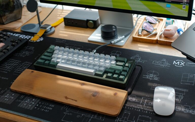 Office desk mechanical