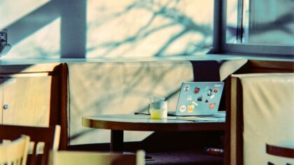 Public Wi‑Fi risks explained: how to use shared networks without exposing your data