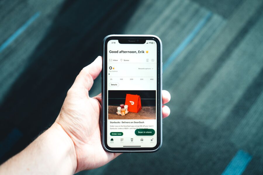 Smartphone hand fake