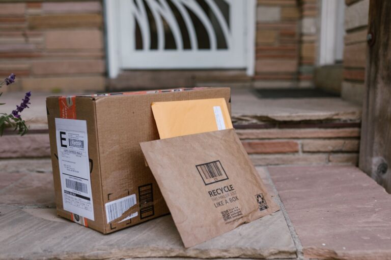 Parcel box doorstep