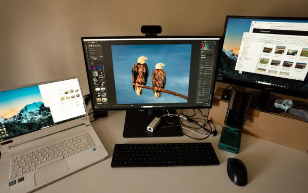 USB-C hubs vs docking stations for laptops: which is better for your desk setup